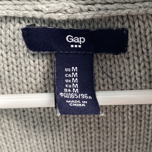 GAP Cardigan - Picture 2 of 4